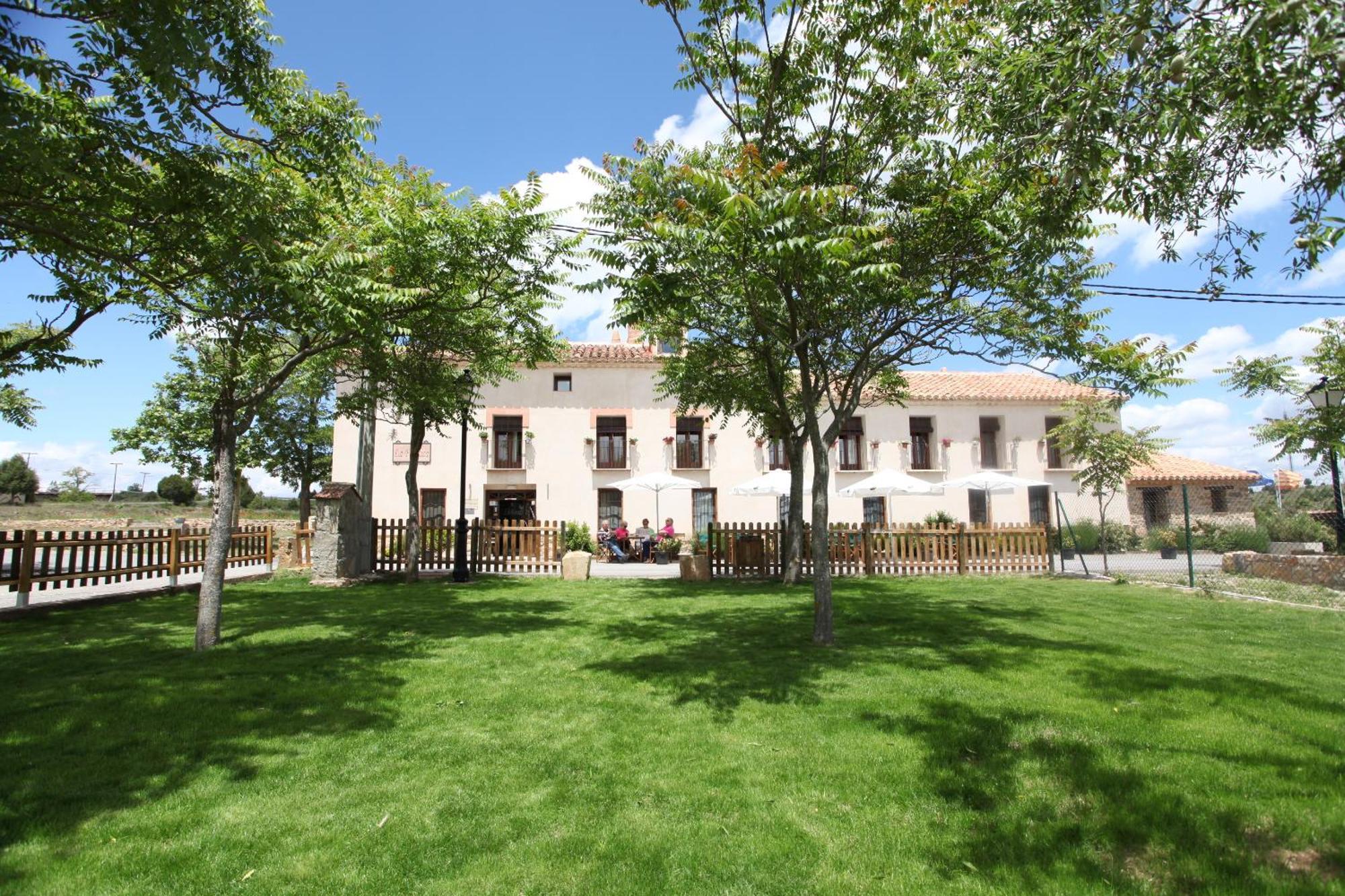 Hotel La Fonda De La Estacion La Puebla De Valverde Kültér fotó